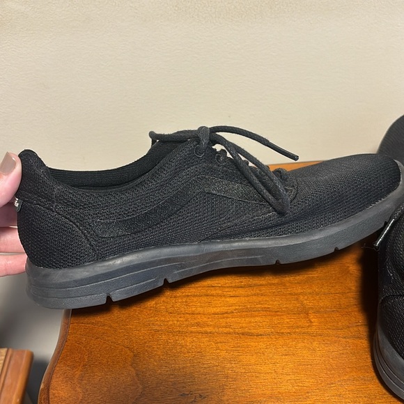 Vans - Picture 3 of 5